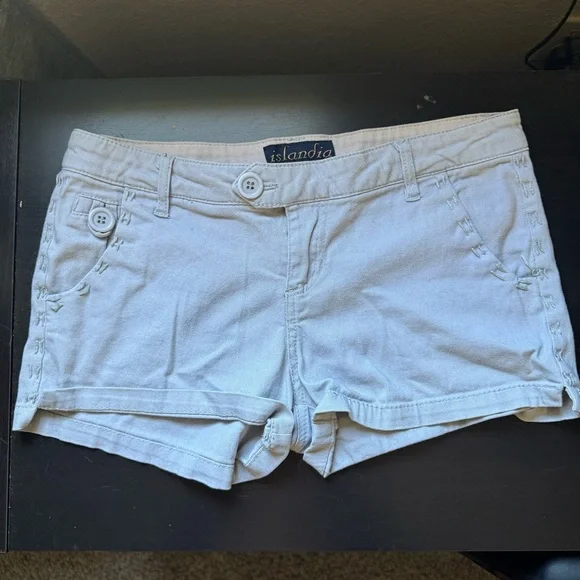 Khaki shorts - Picture 4 of 5